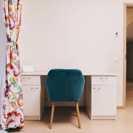 Family With Balcony And Free Parking Apartamento *