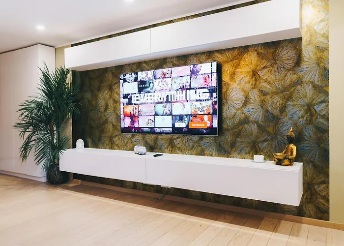 Family With Balcony And Free Parking *