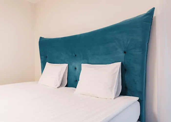 Family With Balcony And Free Parking 公寓 *