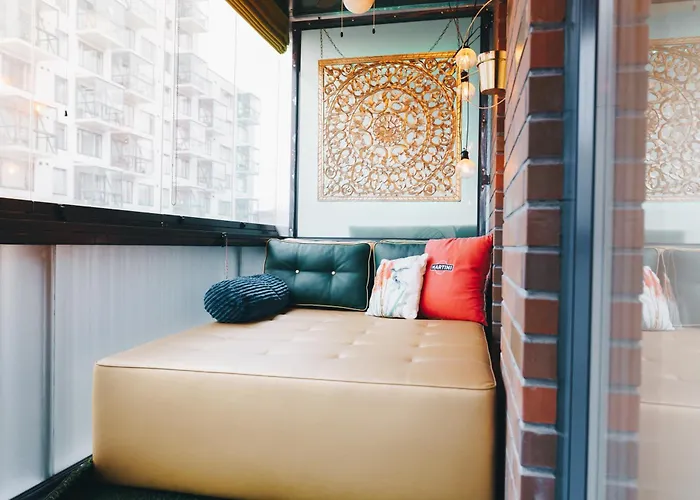 Family With Balcony And Free Parking アパート *