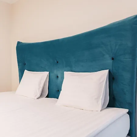 Family With Balcony And Free Parking Apartman *