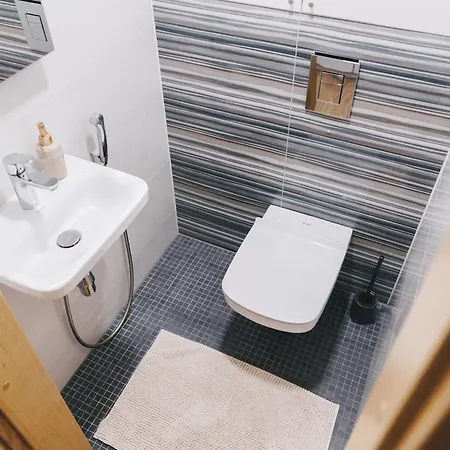 Apartman Family With Balcony And Free Parking *