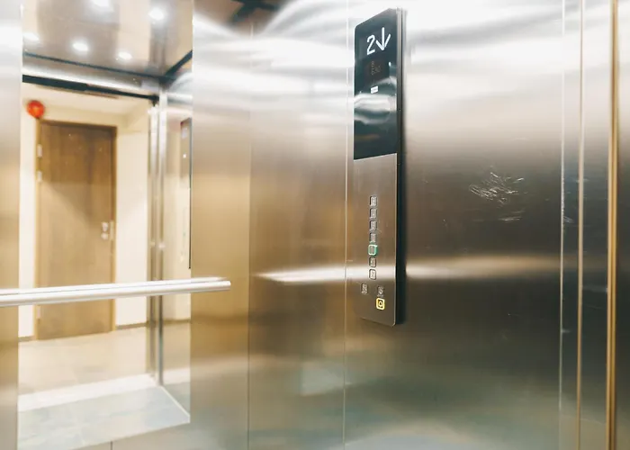 Family With Balcony And Free Parking *